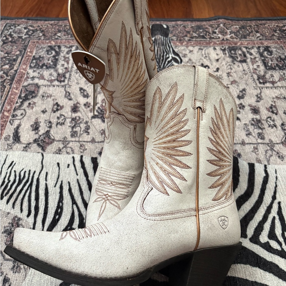 Ariat Cream and Brown Western Boots